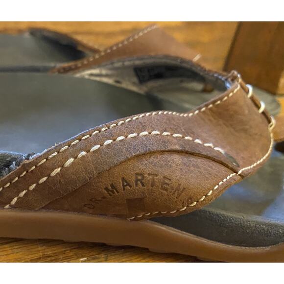 Dr Martens Brown Leather Flip Sandals Mens Shoes 13 - Picture 3 of 9
